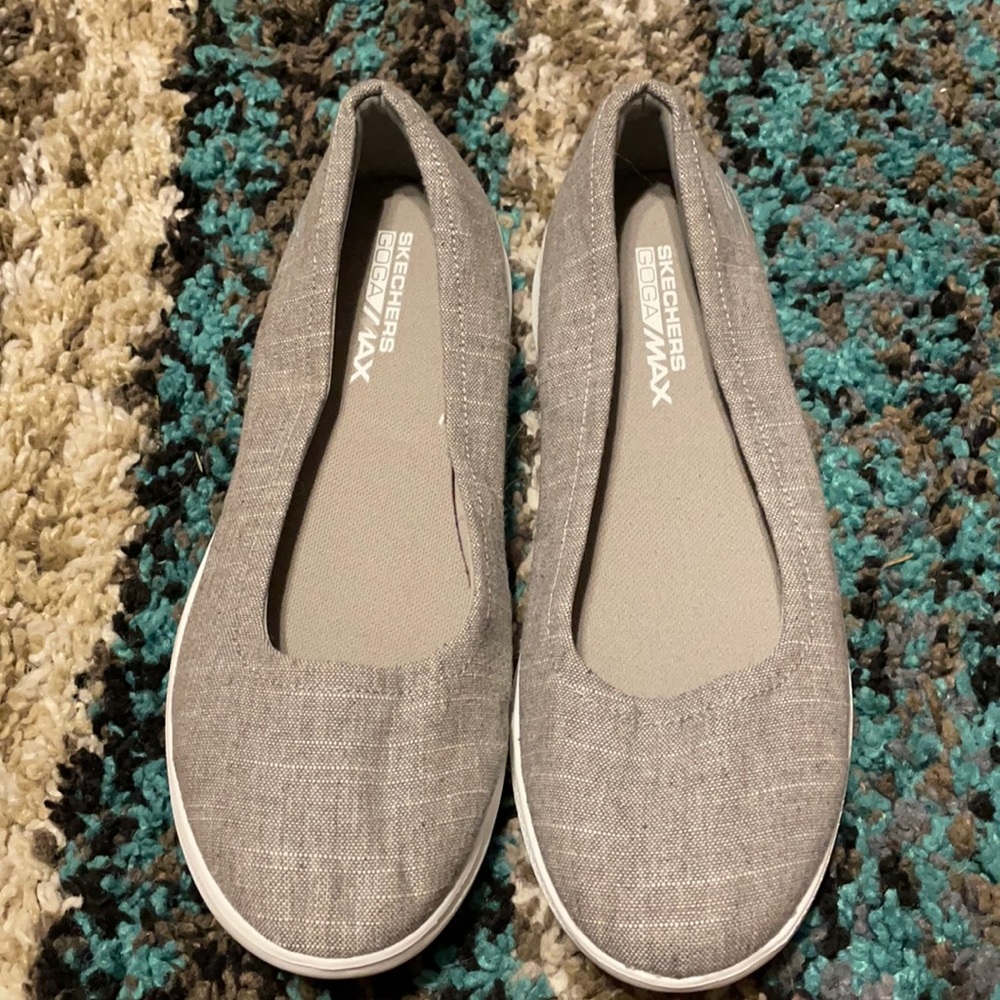 Women’s Grey Skechers Goga Max Sz 8.5